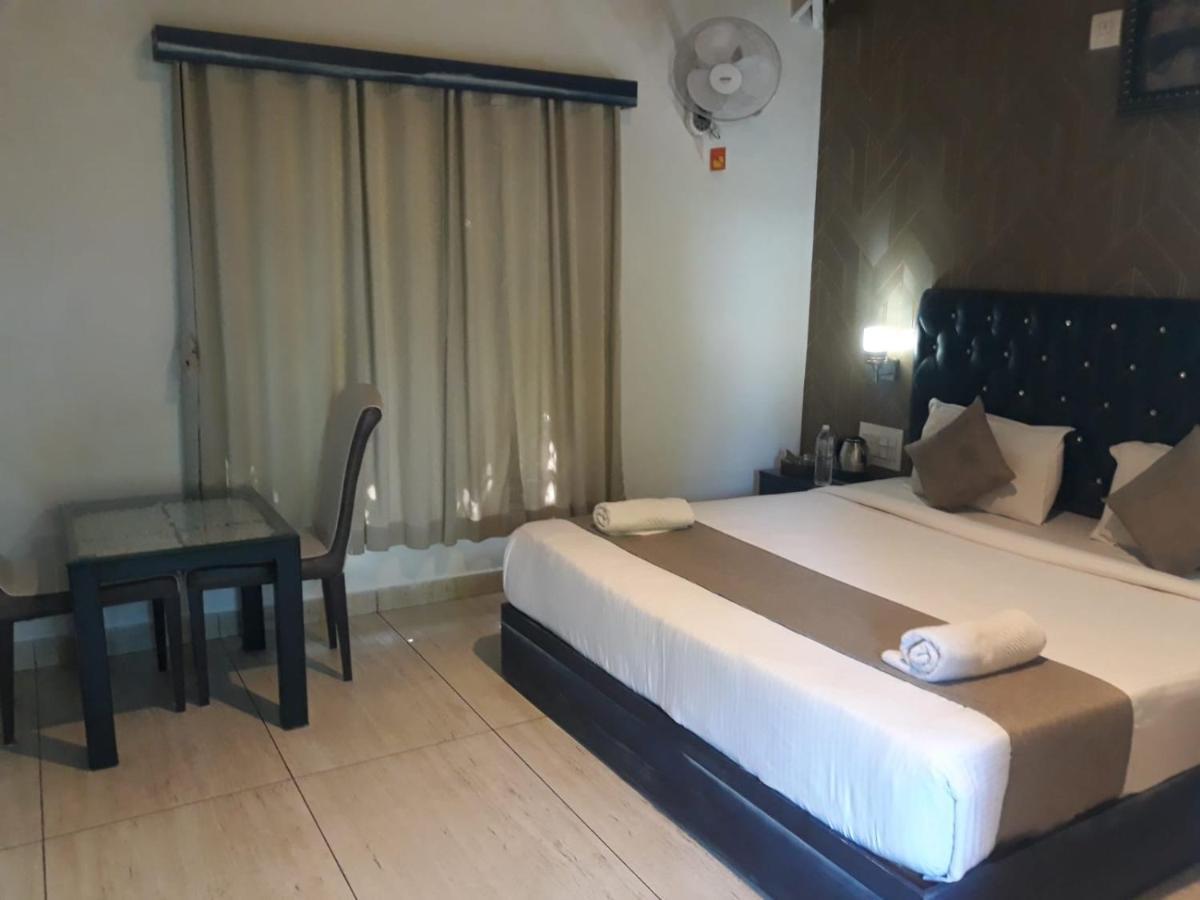 Misty Rain Estate Hotel Madikeri Exterior foto