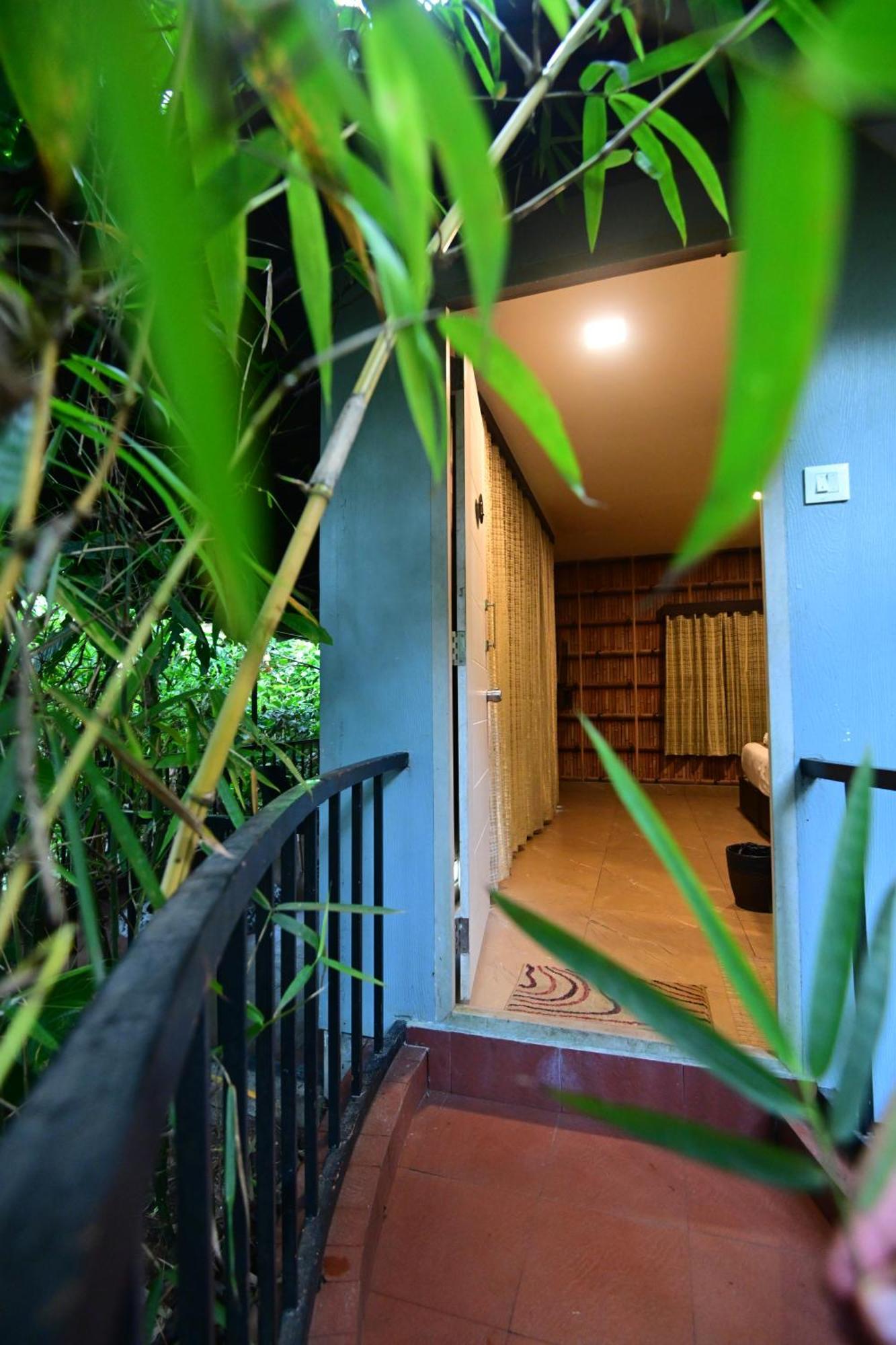 Misty Rain Estate Hotel Madikeri Exterior foto